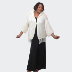 Cardigan grande taille blanc à franges, chic et élégant pour toutes oc