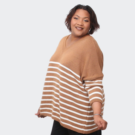 Pull grande taille rayé camel et blanc - Confort et style tendance